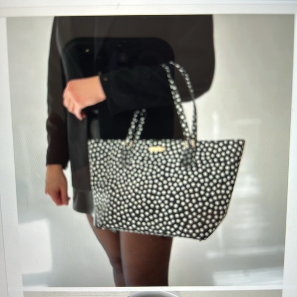KATE SPADE Handbags - KATE SPADE ♠️POLKADOT SHOULDER BAG